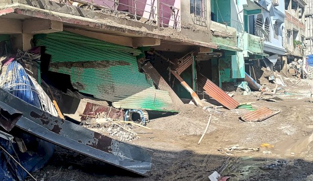 40 muertos por inundaciones tras desbordamiento de lago glaciar en India