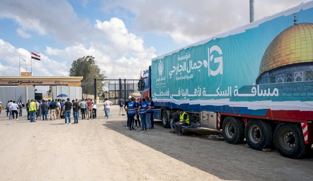 Empezó a ingresar la ayuda humanitaria a Gaza a través del paso fronterizo con Egipto