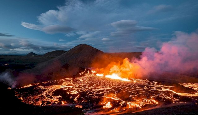Islandia declara estado de emergencia por erupción volcánica