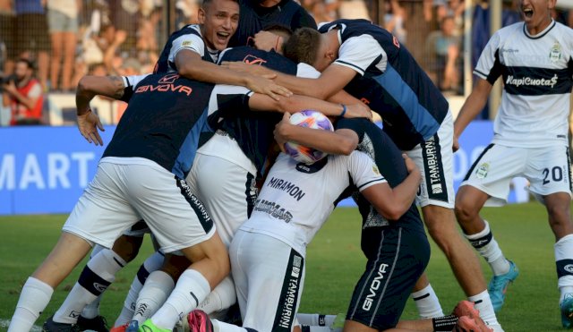 CLASICO PLATENSE 